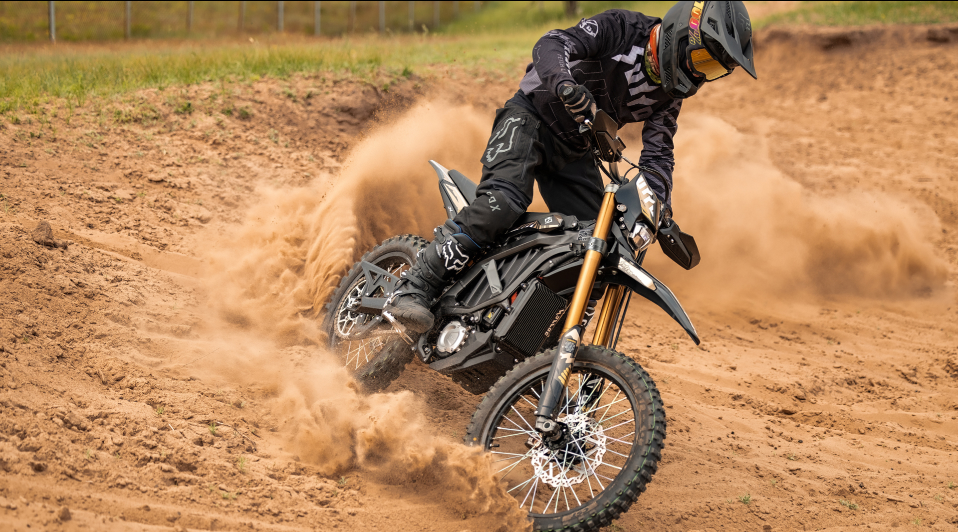 Электромотоцикл Surron Ultra Bee T 2025 (коричневый)