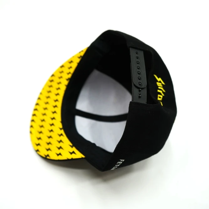 Кепка Surron, черная с жёлтым козырьком