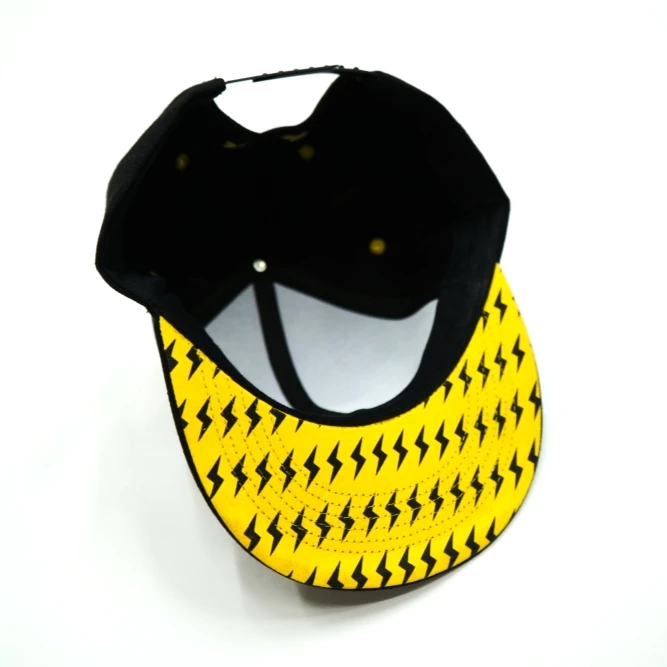 Кепка Surron, черная с жёлтым козырьком