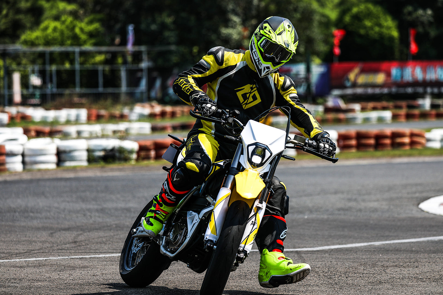 Нужна ли страховка на электромотоцикл