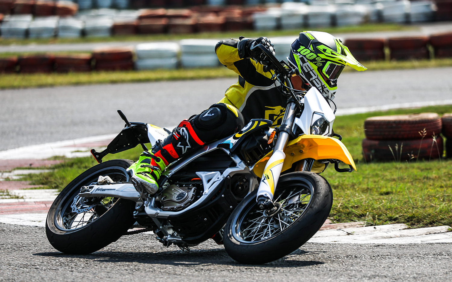 Нужна ли страховка на электромотоцикл